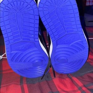 Jordan 1 mid and fire reds